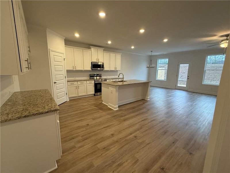 Spacious, unfurnished interior of a new home in , Gainesville (Image 16).