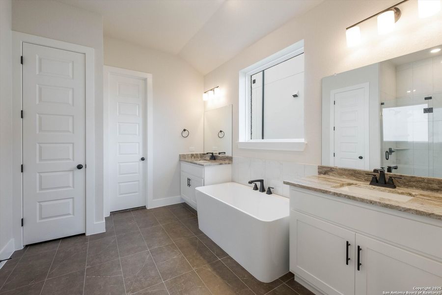Furnished interior view inside a new home in Esperanza, Boerne (Image 6).