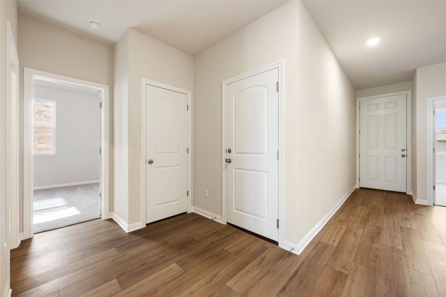 Representative images and renderings are for illustrative purposes. Actual structural options and design finishes of home may vary.