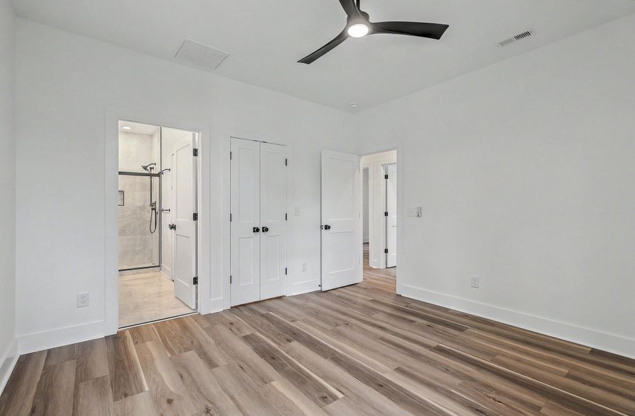 Spacious, unfurnished interior of a new home in , Charleston (Image 22).