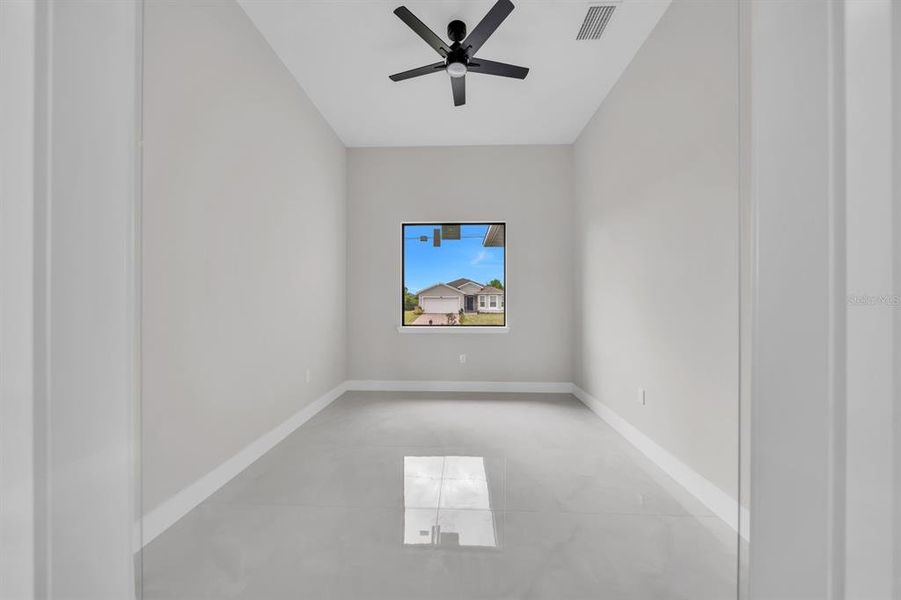 Spacious, unfurnished interior of a new home in , Lehigh Acres (Image 18).