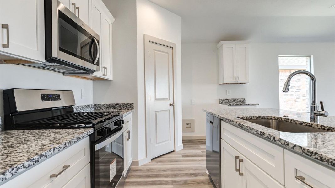 Representative furnished interior of a home built from the The Elgin by D.R. Horton in Everest Heights, Lubbock (Image 6).