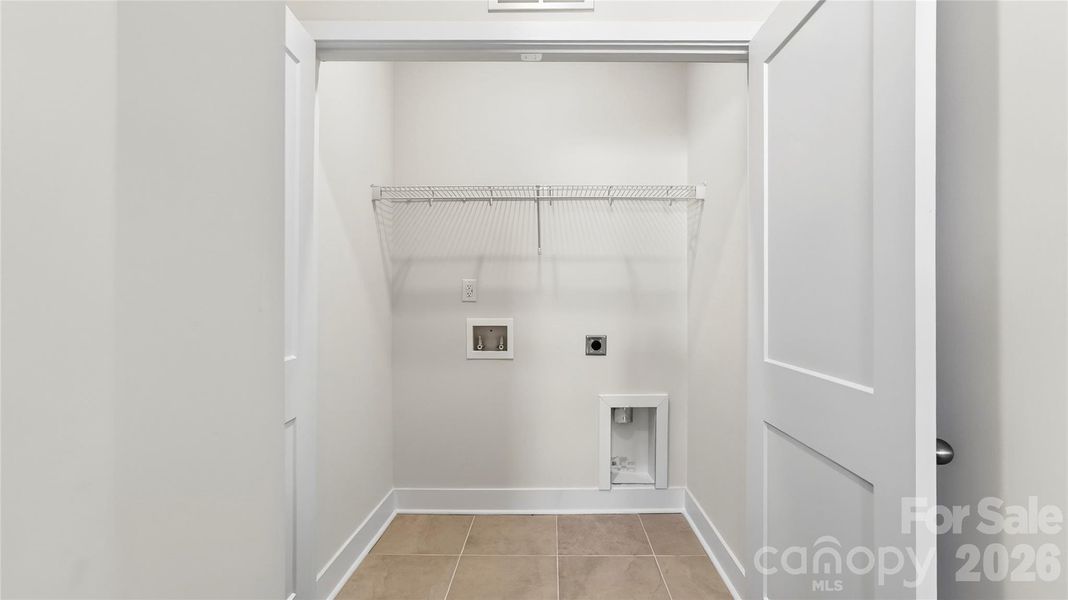 Spacious, unfurnished interior of a new home in , Weaverville (Image 33).