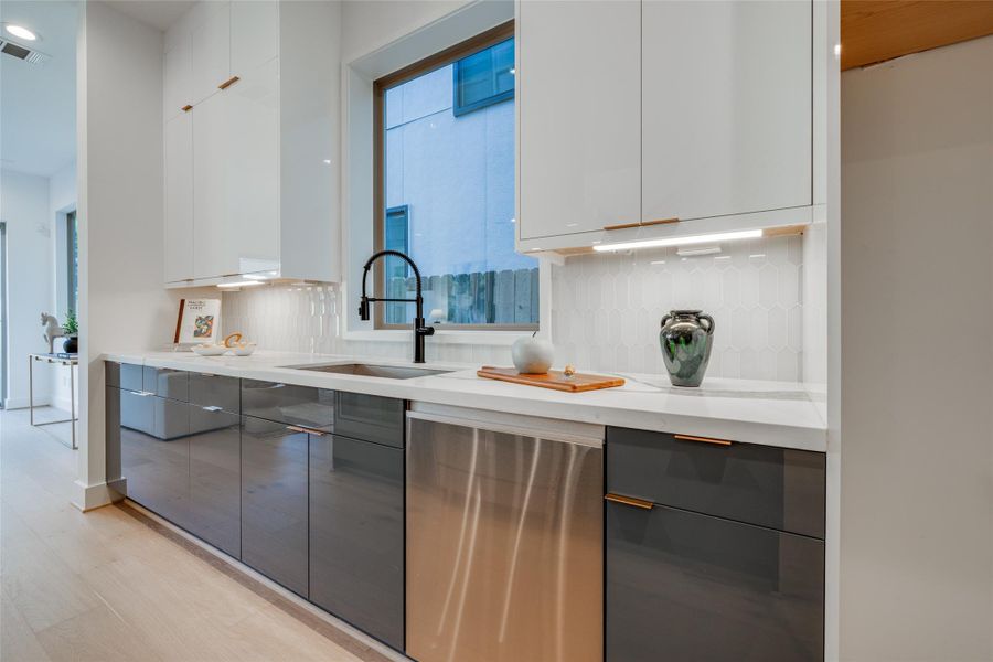 * ASK ABOUT CUSTOMIZATION OPTIONS DURING CONSTRUCTION ONLY* MAZZARINO MODEL HOME * PHOTOS MAY SHOW A SIMILAR FLOOR PLAN AND/OR UPGRADED/ALTERNATIVE FINISHES* Please use these photos as a guide* THIS IS AN ACTIVE CONSTRUCTION SITE, BUYERS MUST REQUEST APPOINTMENT TO BE ON PREMISES AT ALL TIMES.