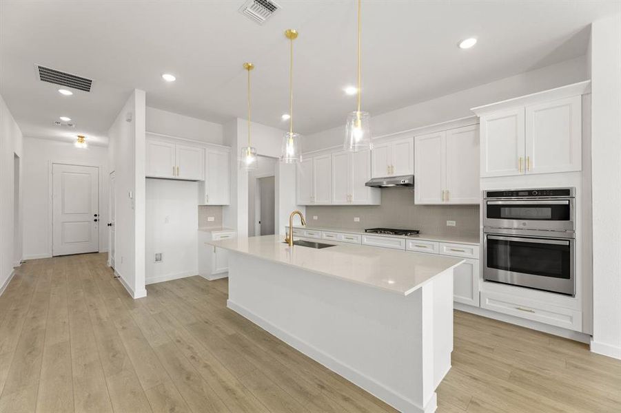 712 Tyronza-Kitchen-2