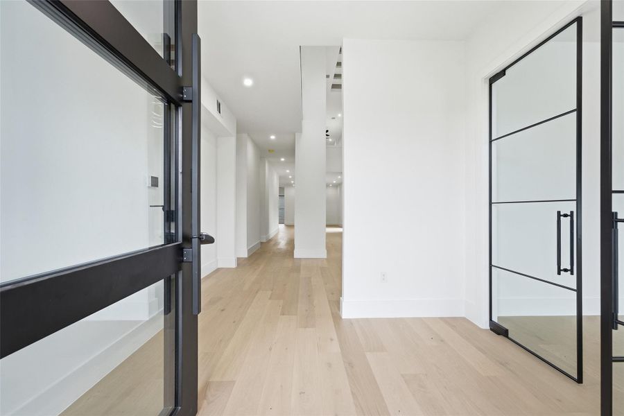 Spacious, unfurnished interior of a new home in , Houston (Image 22).