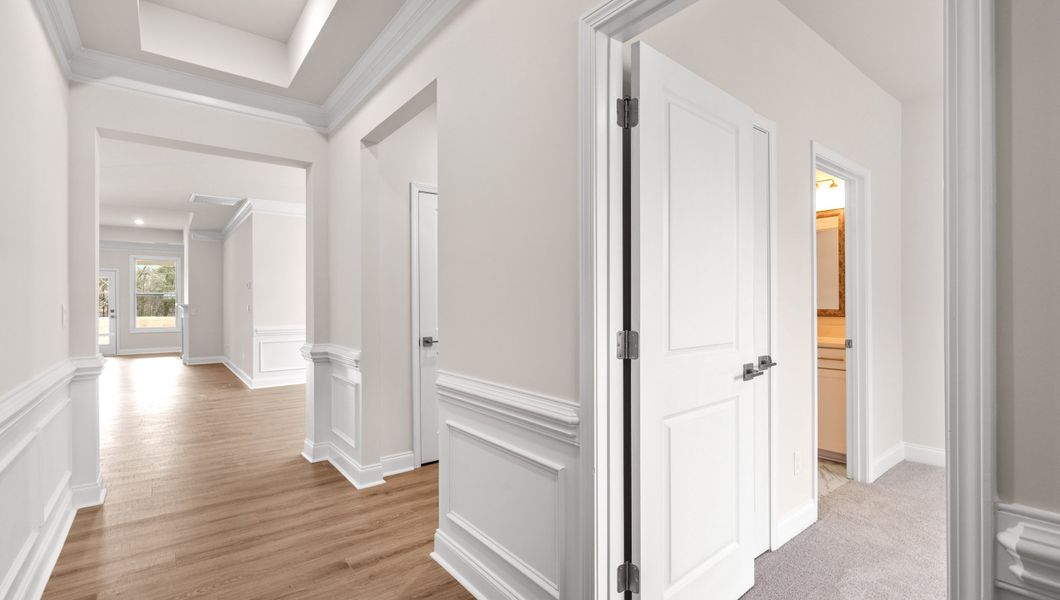 Spacious, unfurnished interior of a new home in Campbell Ridge, Piedmont (Image 16).