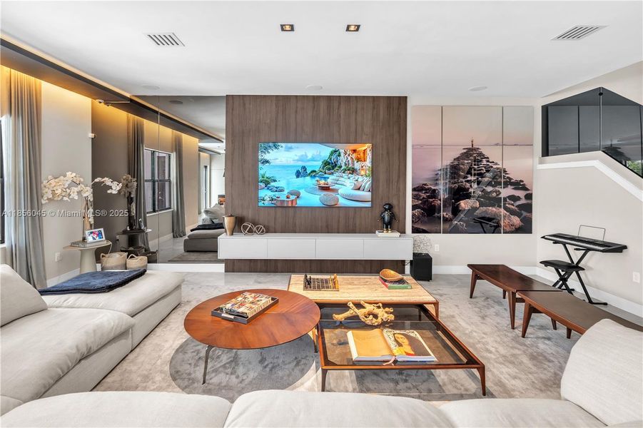 Furnished interior view inside a new home in , Miramar (Image 12).