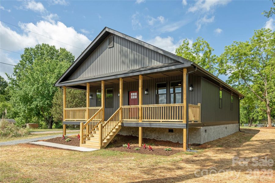 Exterior details and patio area of a home in , Rutherfordton (Image 17).