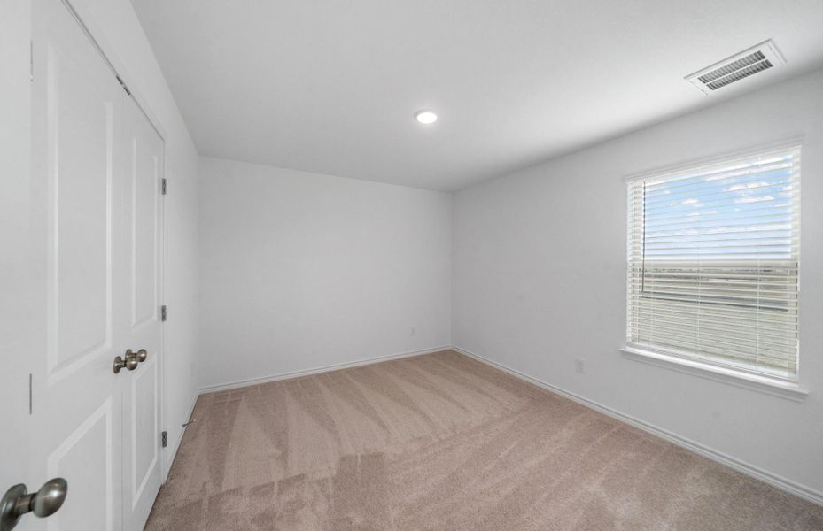 Spacious, unfurnished interior of a new home in River Ranch, Dayton (Image 24).