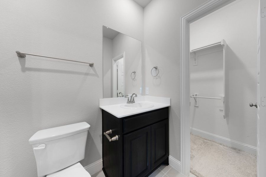 Furnished interior view inside a new home in Stonecreek, Sulphur Springs (Image 9).