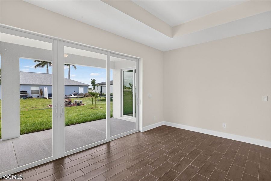 Spacious, unfurnished interior of a new home in Cape Coral, Cape Coral (Image 31).