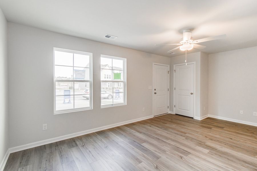 Spacious, unfurnished interior of a new home in Haynes Park, Columbia (Image 13).
