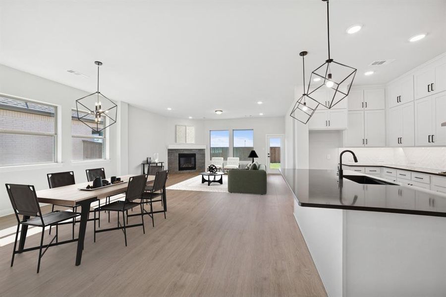 Furnished interior view inside a new home in Myrtle Creek, Waxahachie (Image 11). Furnished interior view inside a new home in Myrtle Creek, Waxahachie (Image 11).