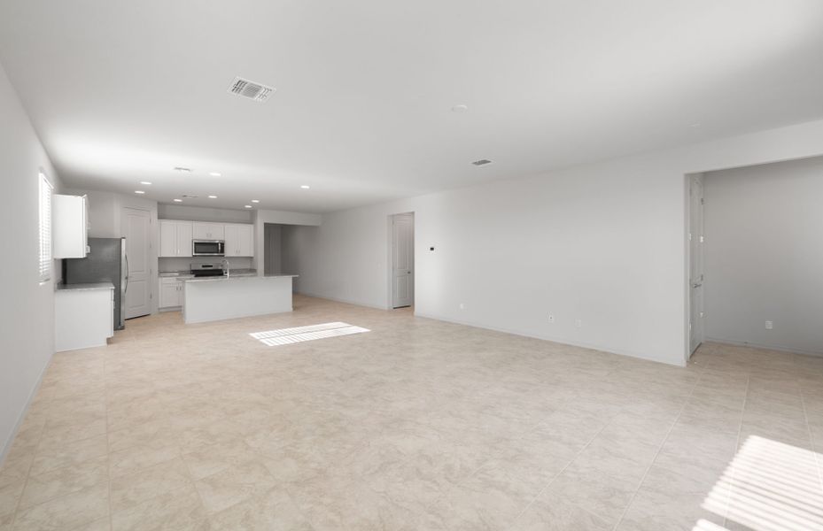 Spacious, unfurnished interior of a new home in Alamar, Avondale (Image 23). Spacious, unfurnished interior of a new home in Alamar, Avondale (Image 23).