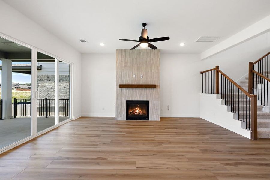 Spacious, unfurnished interior of a new home in Lariat, Liberty Hill (Image 34).