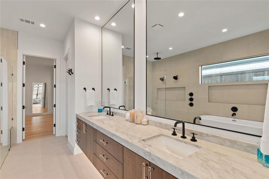 Furnished interior view inside a new home in , Dallas (Image 17).