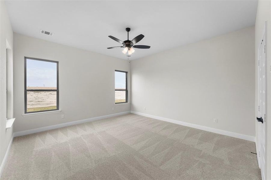 Spacious, unfurnished interior of a new home in , Waxahachie (Image 20).