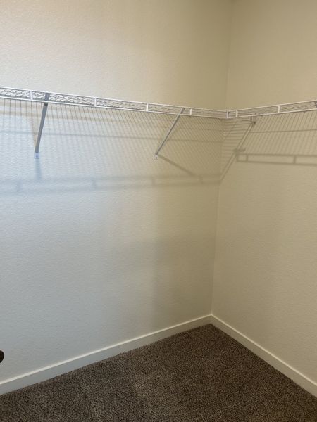 Spacious, unfurnished interior of a new home in Hudson Hills, Hudson (Image 11).