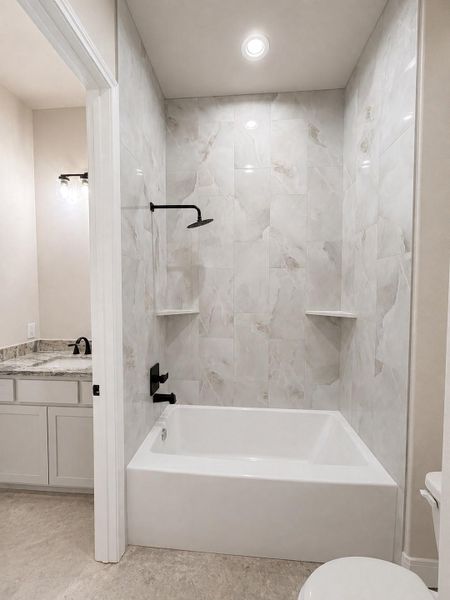 Shared Toilet room & Bathtub