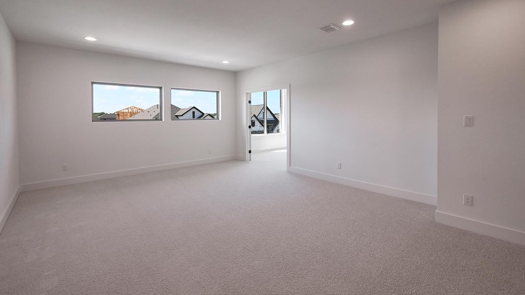 Spacious, unfurnished interior of a new home in Crosswinds, Kyle (Image 18).