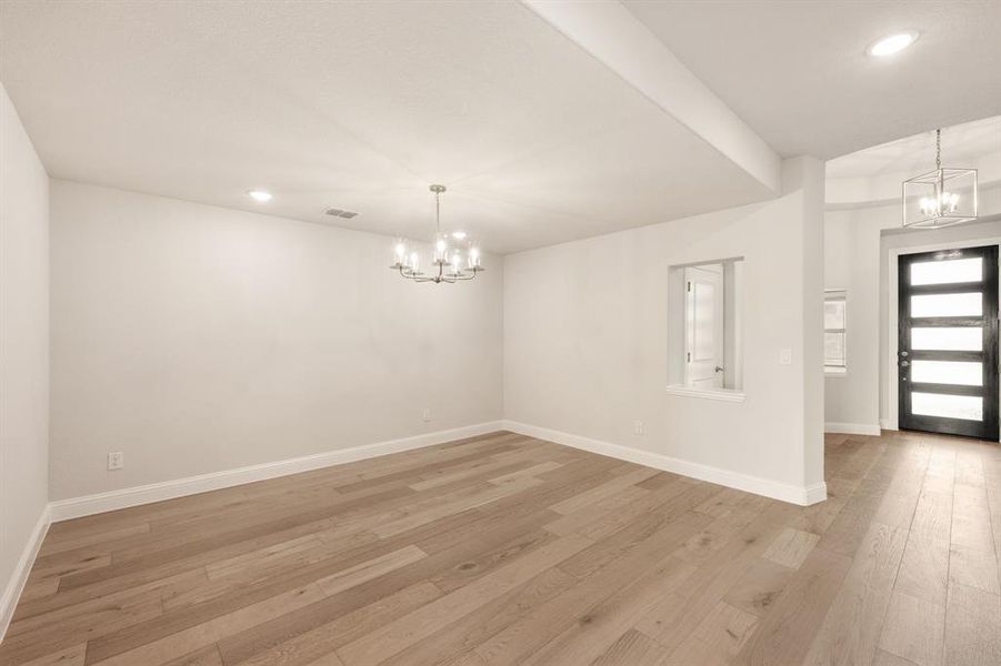 Spacious, unfurnished interior of a new home in Triple Diamond Ranch, Mansfield (Image 32).