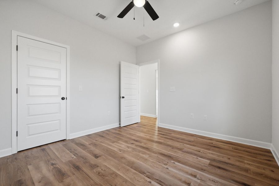 Spacious, unfurnished interior of a new home in Barton's Bend, Crestview (Image 51). Spacious, unfurnished interior of a new home in Barton's Bend, Crestview (Image 51).