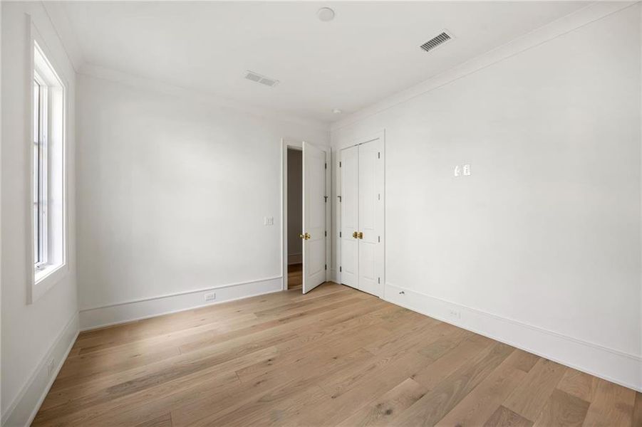Spacious, unfurnished interior of a new home in , Atlanta (Image 20).