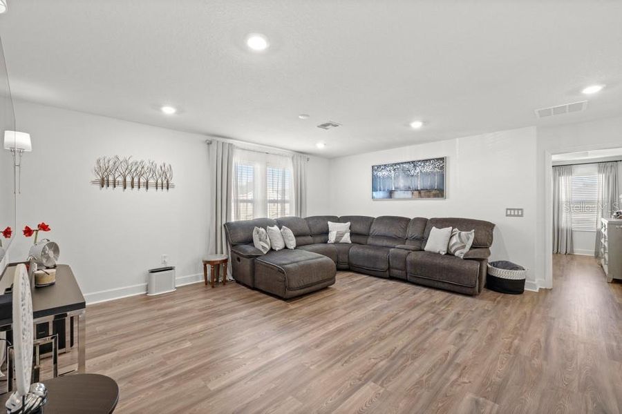 Furnished interior view inside a new home in , Davenport (Image 21). Furnished interior view inside a new home in , Davenport (Image 21).