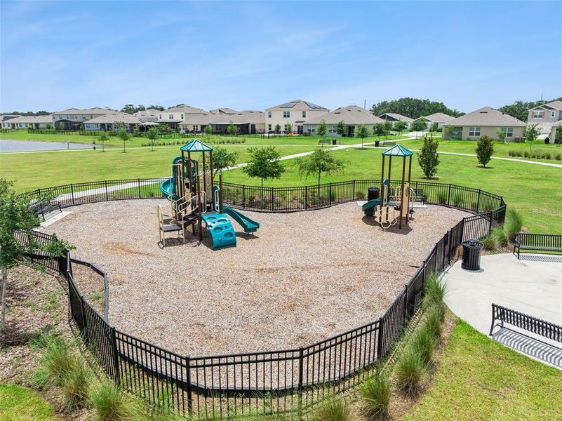 Community amenities in Buena Lago, St. Cloud (Image 30).