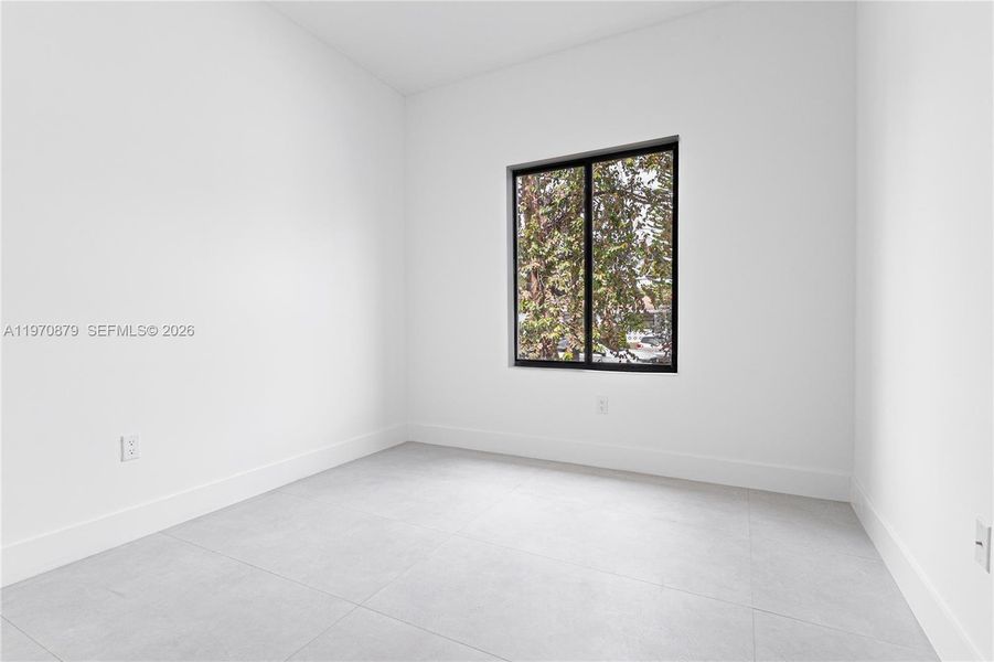 Spacious, unfurnished interior of a new home in , Miami (Image 26).