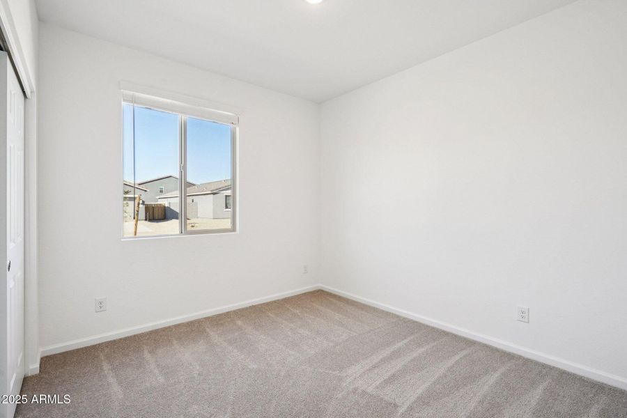 21-web-or-mls-W Mellen Ln-S0512-017