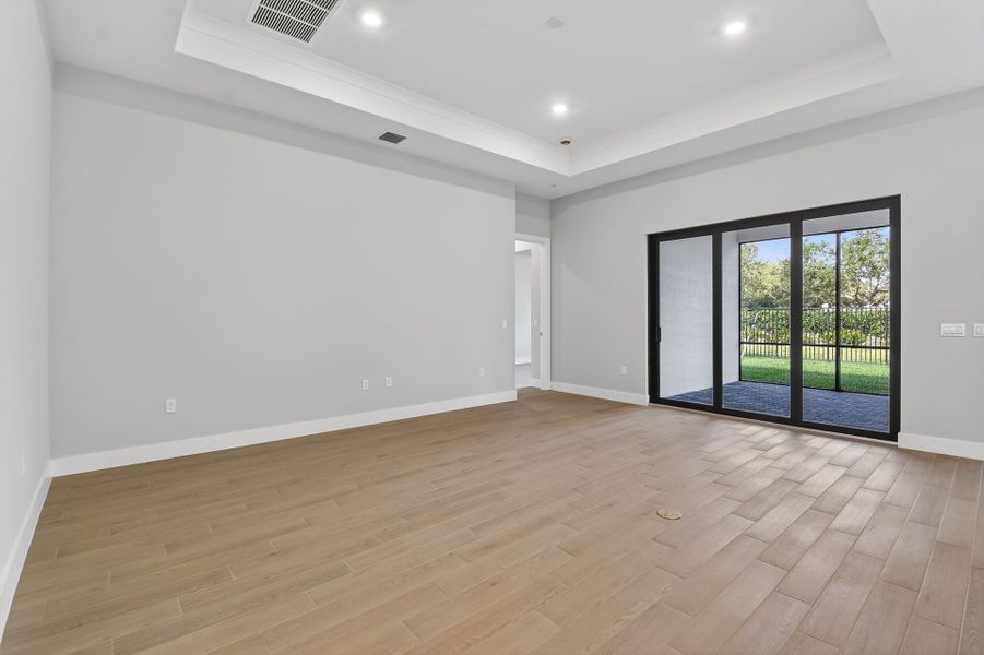 Spacious, unfurnished interior of a new home in Greyhawk Landing, Lake Worth (Image 30).