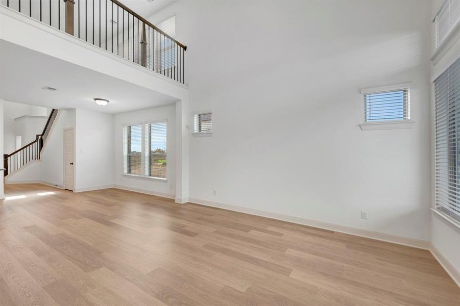 Spacious, unfurnished interior of a new home in Creekshaw – Gardens, Royse City (Image 31).