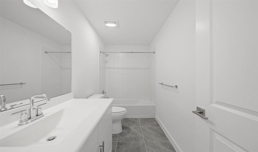 Hall bath 2 (*Photo not of actual home and used for illustration purposes only.)