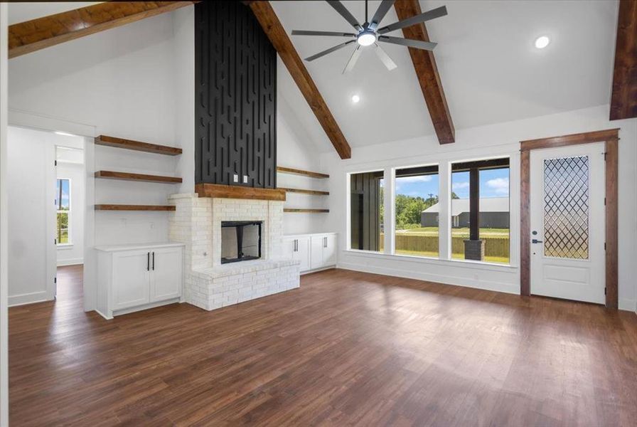 Spacious, unfurnished interior of a new home in , Lindale (Image 34).