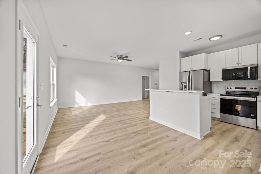 Spacious, unfurnished interior of a new home in , Gastonia (Image 10).