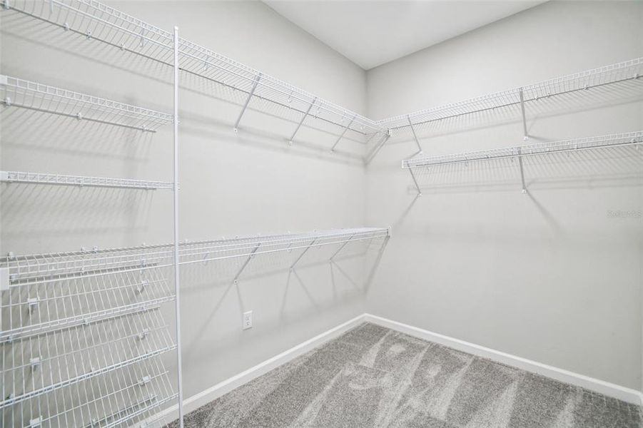 Spacious, unfurnished interior of a new home in Hawk's Overlook, Oviedo (Image 43). Spacious, unfurnished interior of a new home in Hawk's Overlook, Oviedo (Image 43).