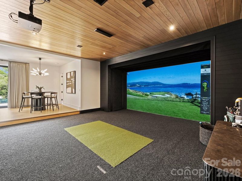 Main level golf simulator