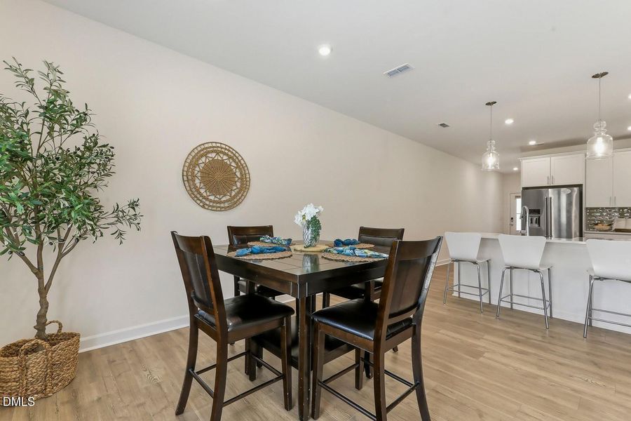 014-065-Dining Room-1500x1000