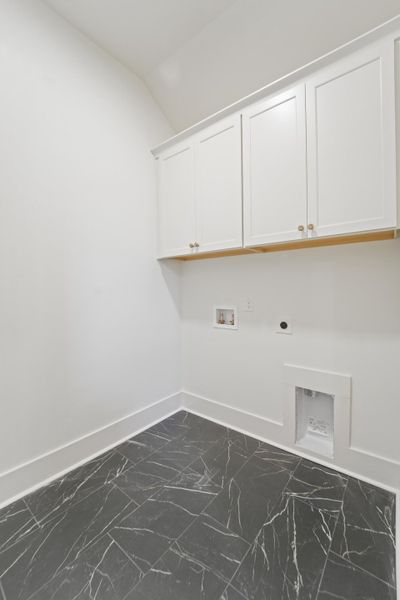 Spacious, unfurnished interior of a new home in , Charleston (Image 48).