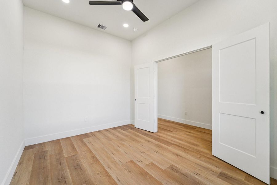 Spacious, unfurnished interior of a new home in , La Porte (Image 13).