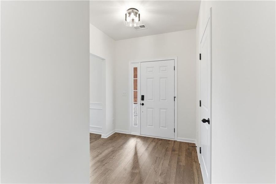 Spacious, unfurnished interior of a new home in The Overlook at Factory Shoals, Mableton (Image 16).