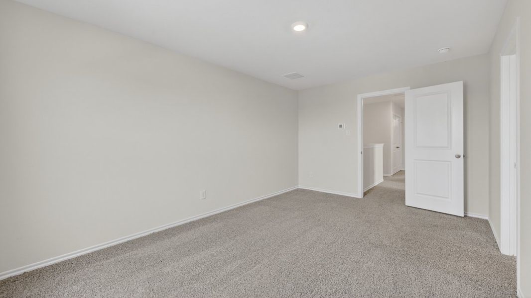 Representative unfurnished interior of a home built from the Franklin by D.R. Horton in The Hills of Sherman, Sherman (Image 16).