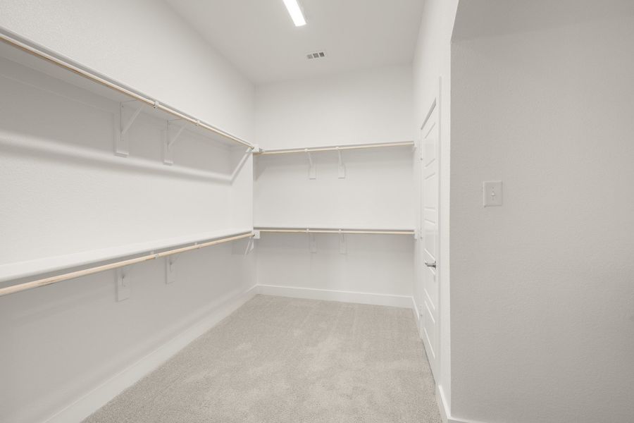 Spacious, unfurnished interior of a new home in The Retreat, Waxahachie (Image 20). Spacious, unfurnished interior of a new home in The Retreat, Waxahachie (Image 20).