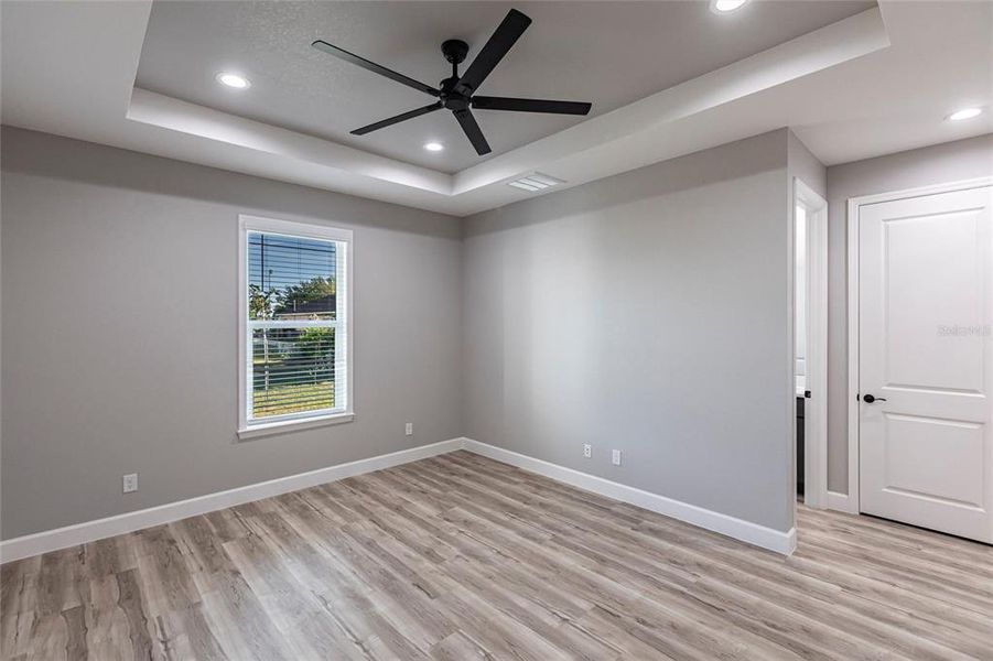 Spacious, unfurnished interior of a new home in , Cape Coral (Image 18).