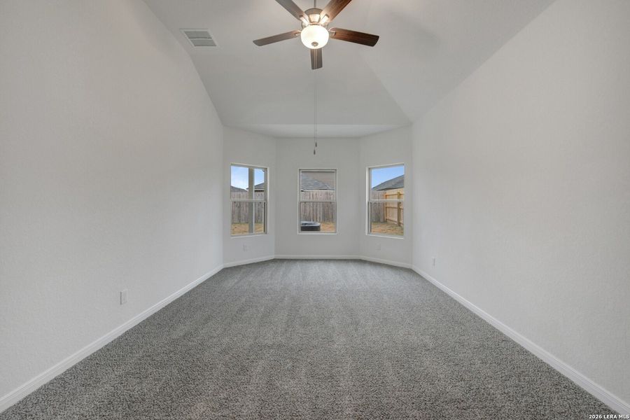 Spacious, unfurnished interior of a new home in Park Place, New Braunfels (Image 26).