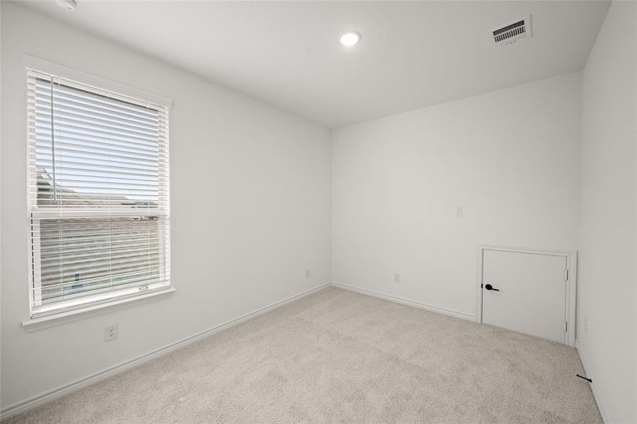 Spacious, unfurnished interior of a new home in Hidden Vistas, Burleson (Image 19). Spacious, unfurnished interior of a new home in Hidden Vistas, Burleson (Image 19).