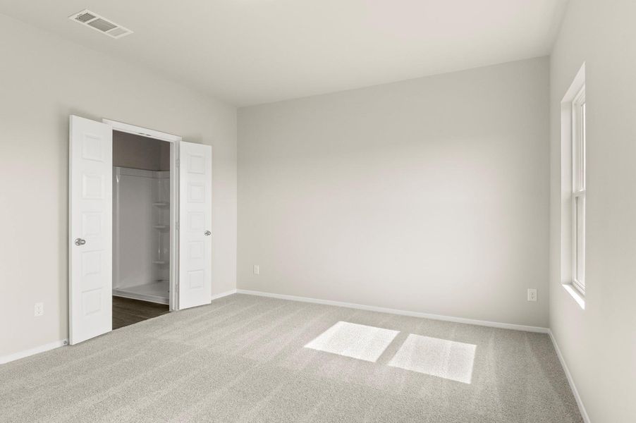 Spacious, unfurnished interior of a new home in Cloverleaf, Austin (Image 21).