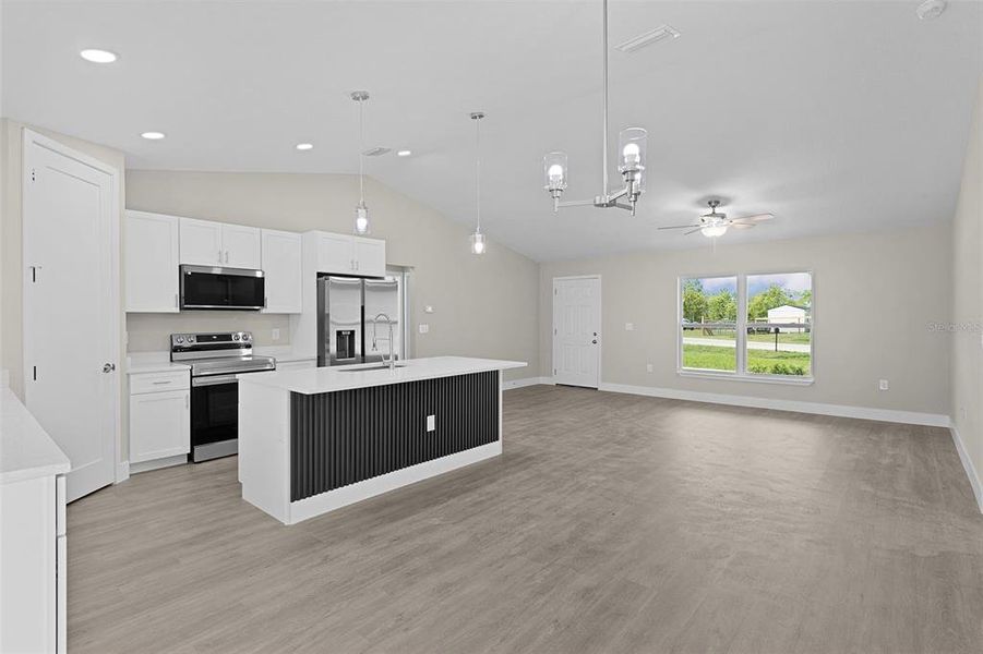 Spacious, unfurnished interior of a new home in , Ocklawaha (Image 31).
